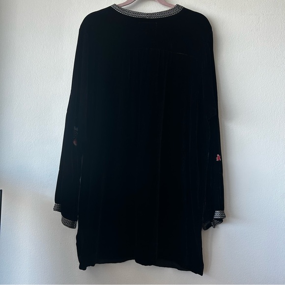 JOHNNY WAS Pete & Greta Geet Velvet Embroidered Tunic in black - Picture 10 of 16